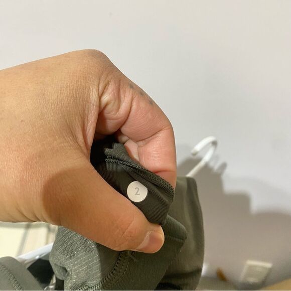 NEW Lululemon Run For Gold Tank Heathered Gator Green / Deep Camo - Picture 5 of 6